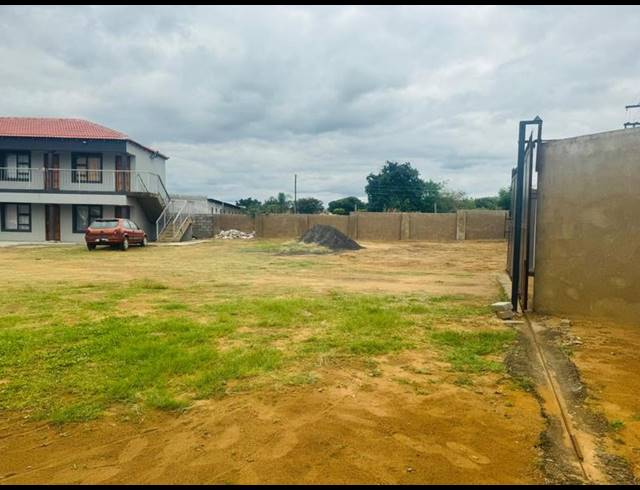 10 BEDROOM APARTMENT FOR SALE IN MAJAKANENG